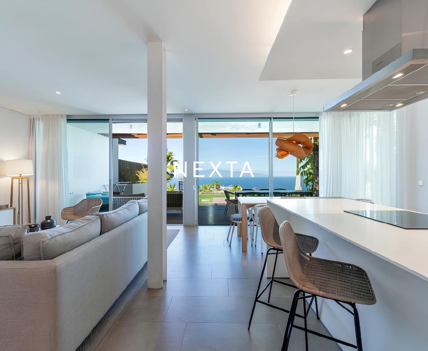 Piso de 3 habitaciones en Guía de Isora en venta con piscina garaje - 1.475.000 € (Ref: 10168011)