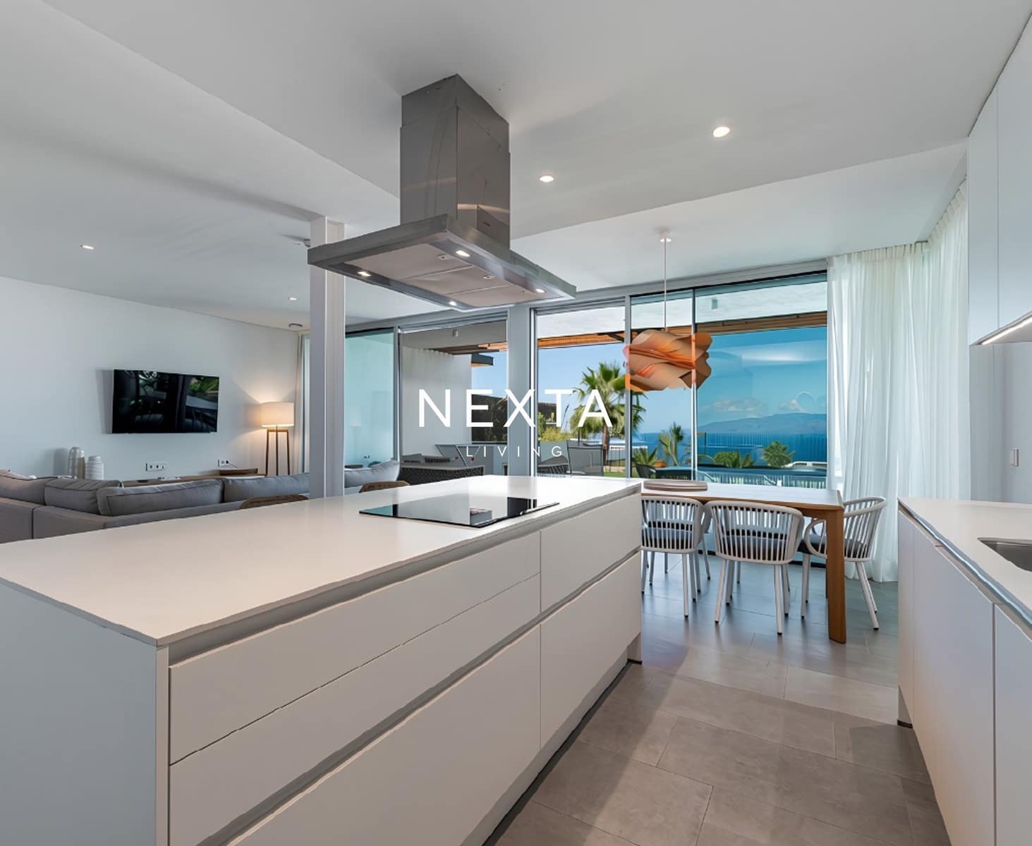 Piso de 3 habitaciones en Guía de Isora en venta con piscina garaje - 1.475.000 € (Ref: 10168011)