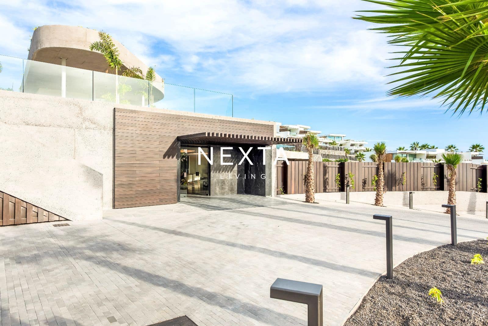 Piso de 3 habitaciones en Guía de Isora en venta con piscina garaje - 1.475.000 € (Ref: 10168011)