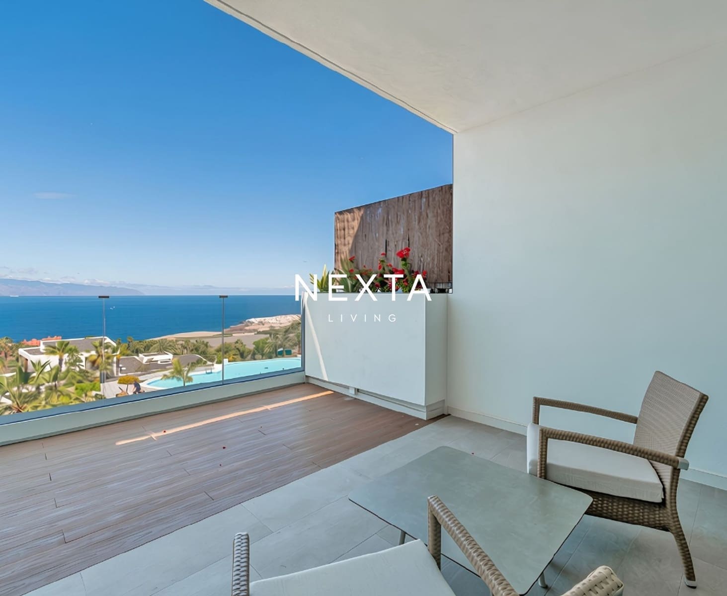 Piso de 3 habitaciones en Guía de Isora en venta con piscina garaje - 1.475.000 € (Ref: 10168011)