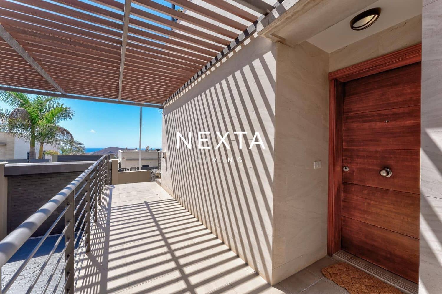 4 bedroom Villa for sale in Costa Adeje with pool garage - € 1,475,000 (Ref: 10170414)