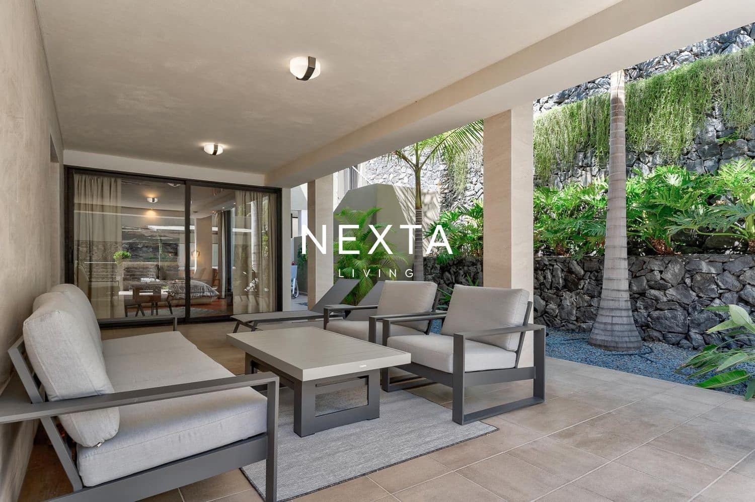 4 bedroom Villa for sale in Costa Adeje with pool garage - € 1,475,000 (Ref: 10170414)