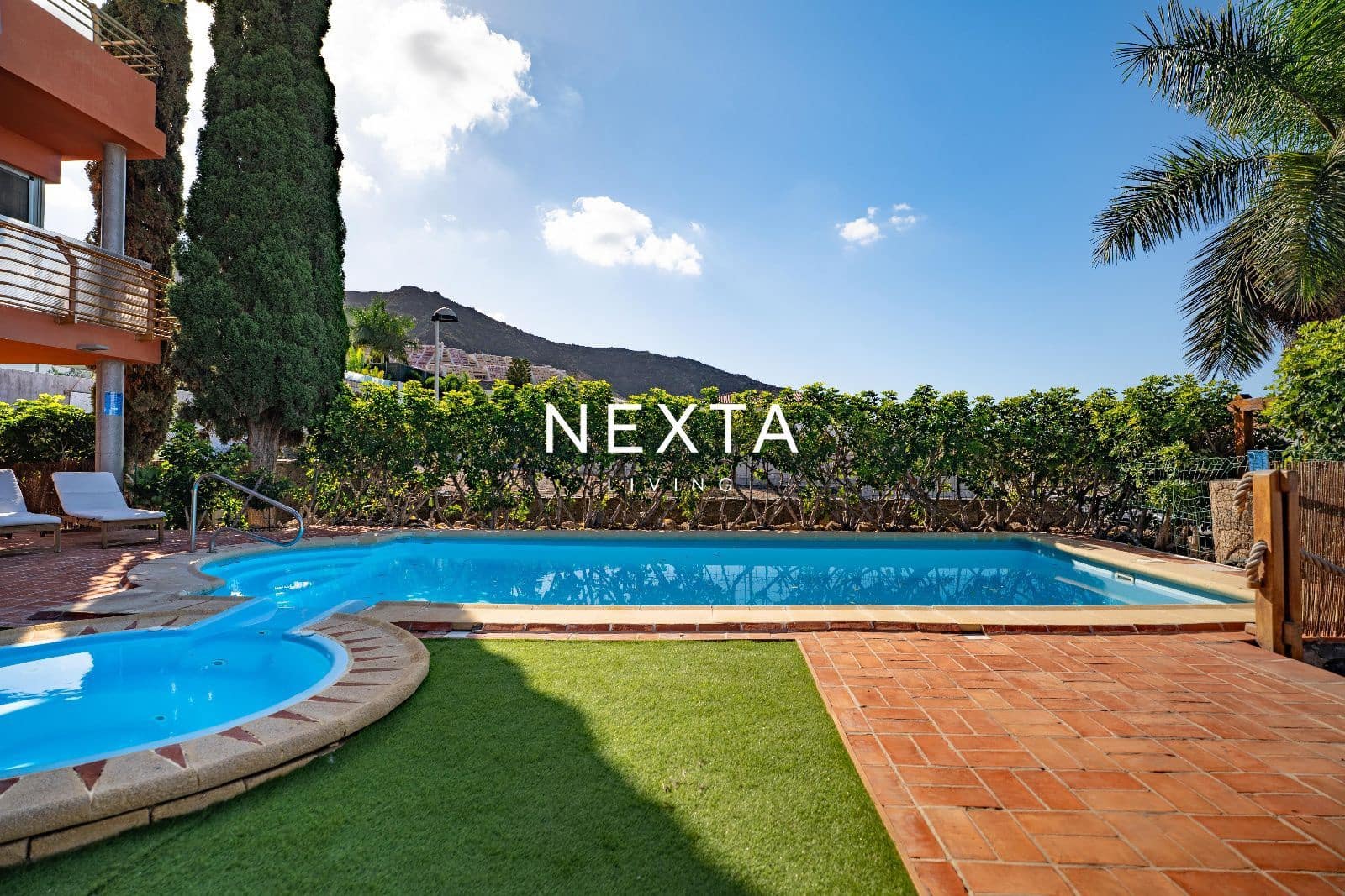 4 bedroom Villa for sale in El Madronal with pool garage - € 3,150,000 (Ref: 10172817)
