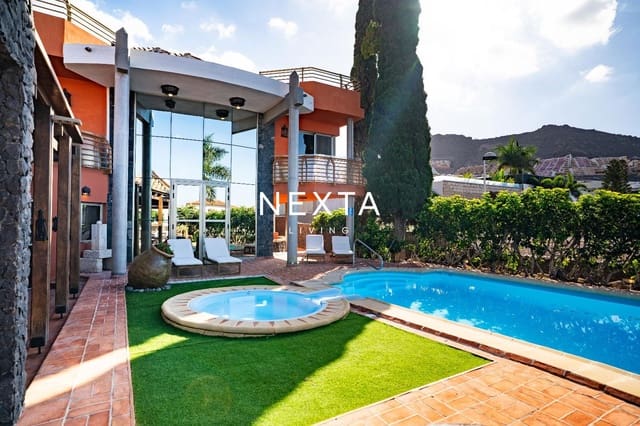 4 soverom Villa til salgs i El Madroñal, Adeje med svømmebasseng garasje - € 3 150 000 (Ref: 10172817)