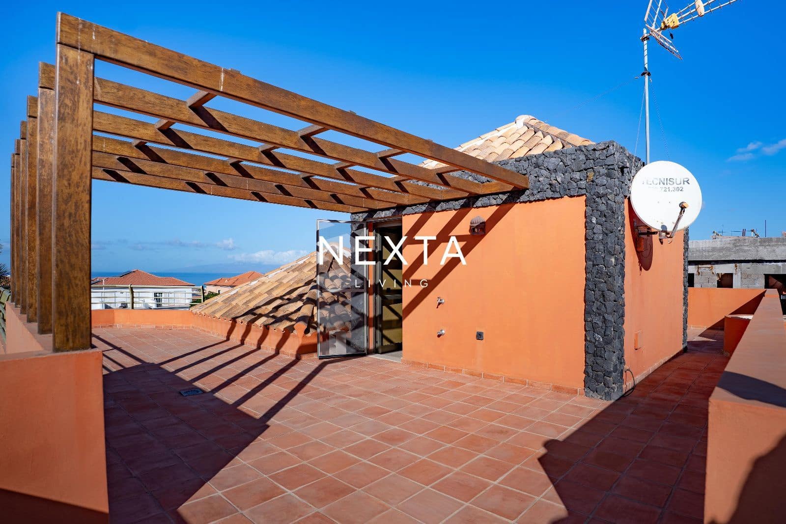 4 bedroom Villa for sale in El Madronal with pool garage - € 3,150,000 (Ref: 10172817)