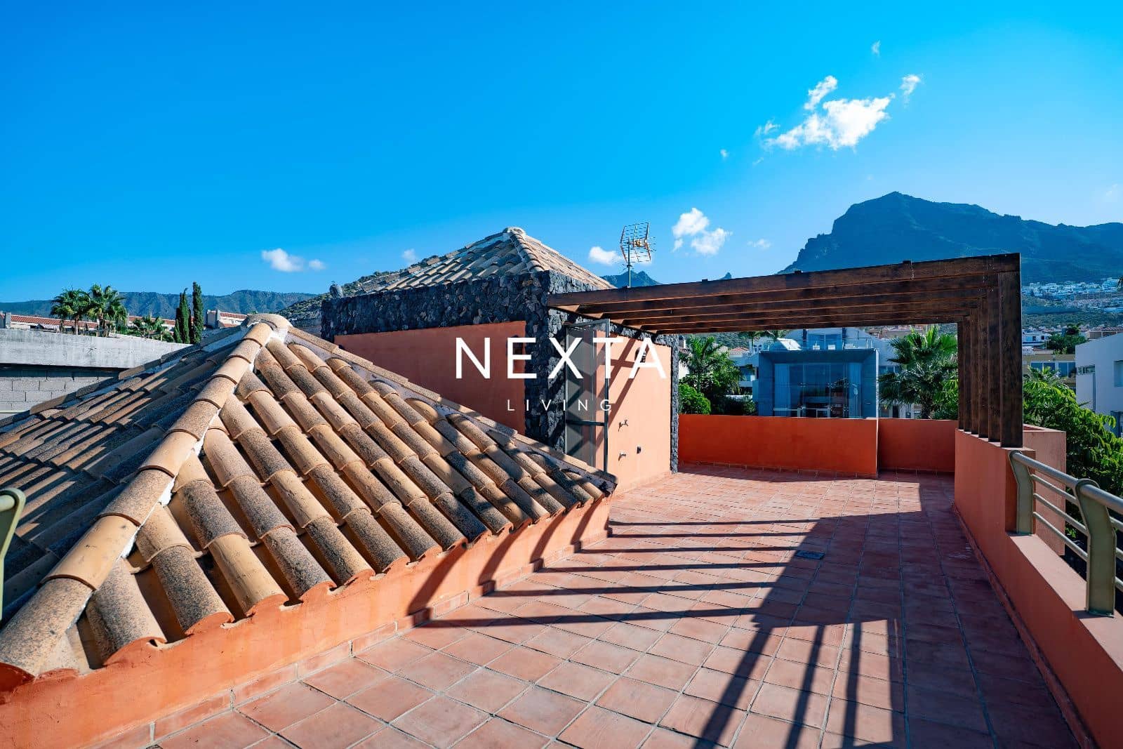 4 bedroom Villa for sale in El Madronal with pool garage - € 3,150,000 (Ref: 10172817)