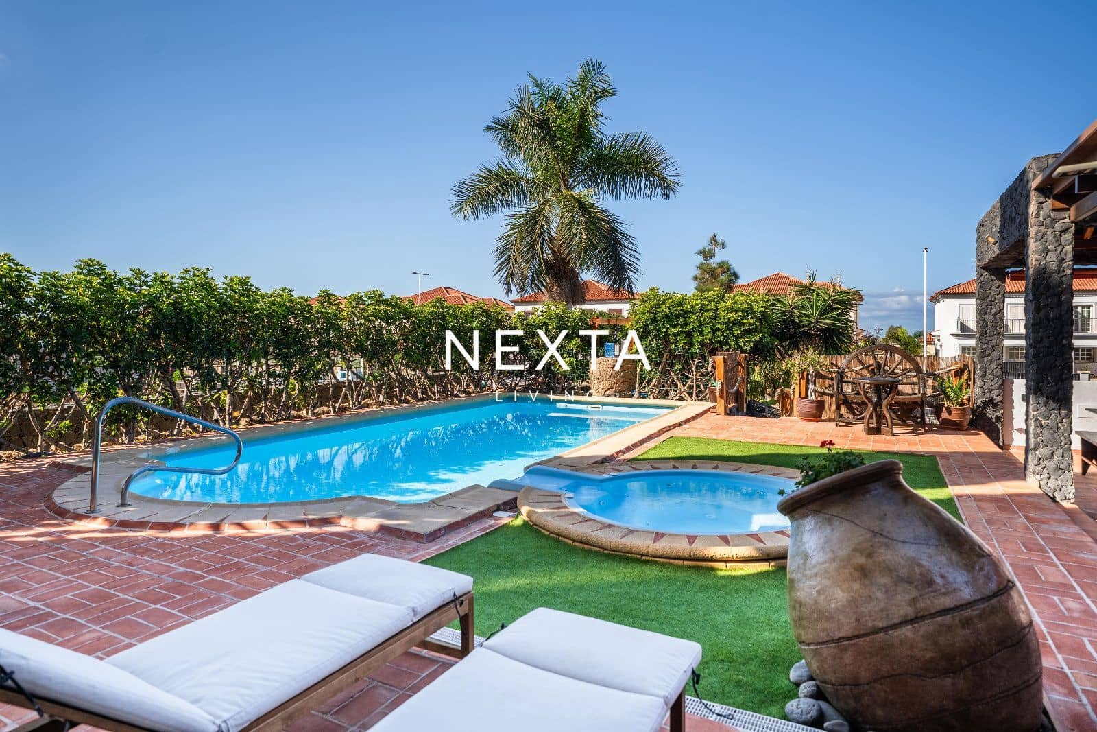4 bedroom Villa for sale in El Madronal with pool garage - € 3,150,000 (Ref: 10172817)