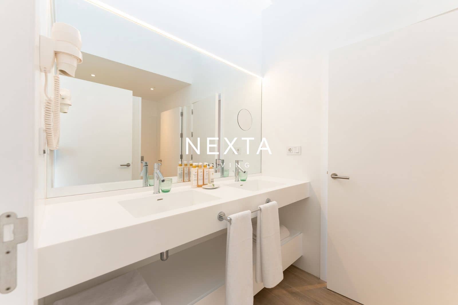 Chalet de 3 habitaciones en Guía de Isora en venta con piscina garaje - 2.150.000 € (Ref: 10179450)