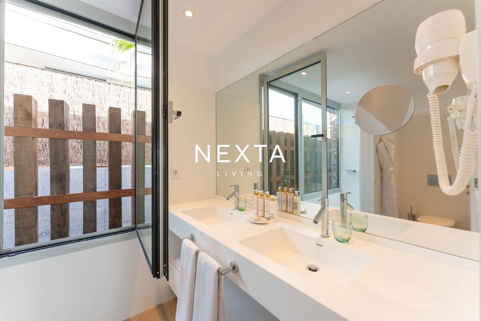 Chalet de 3 habitaciones en Guía de Isora en venta con piscina garaje - 2.150.000 € (Ref: 10179450)