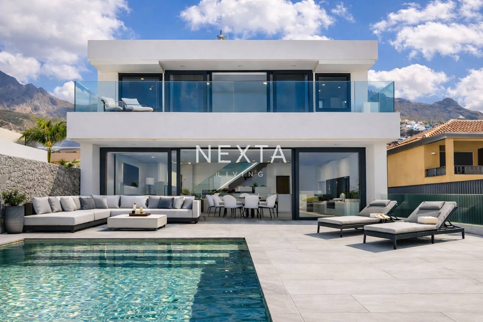 5 Zimmer Villa zu verkaufen in Adeje mit Pool Garage - 3.500.000 € (Ref: 9515877)