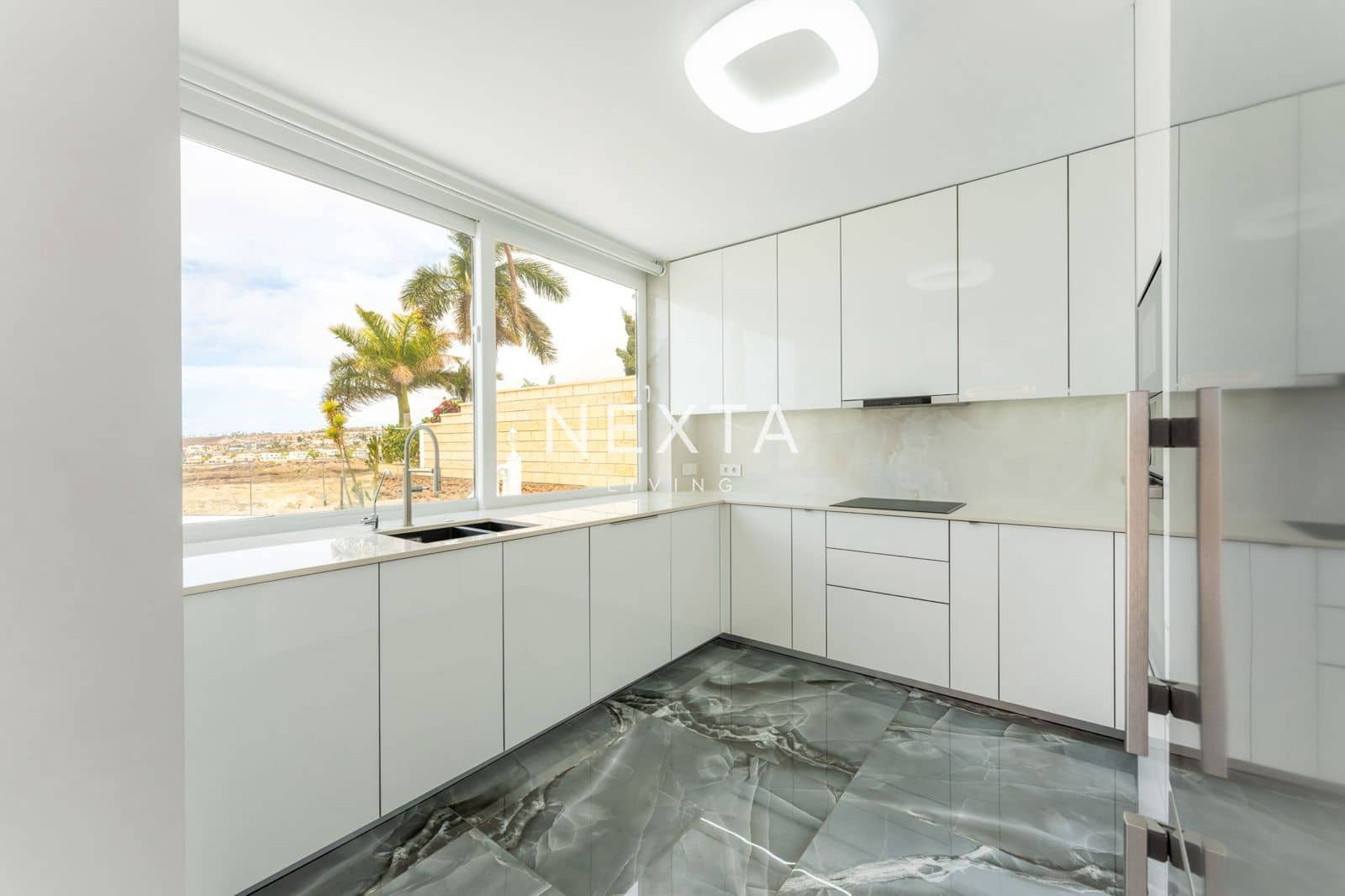 4 soverom Villa til salgs i Costa Adeje med svømmebasseng - € 2 350 000 (Ref: 9515879)