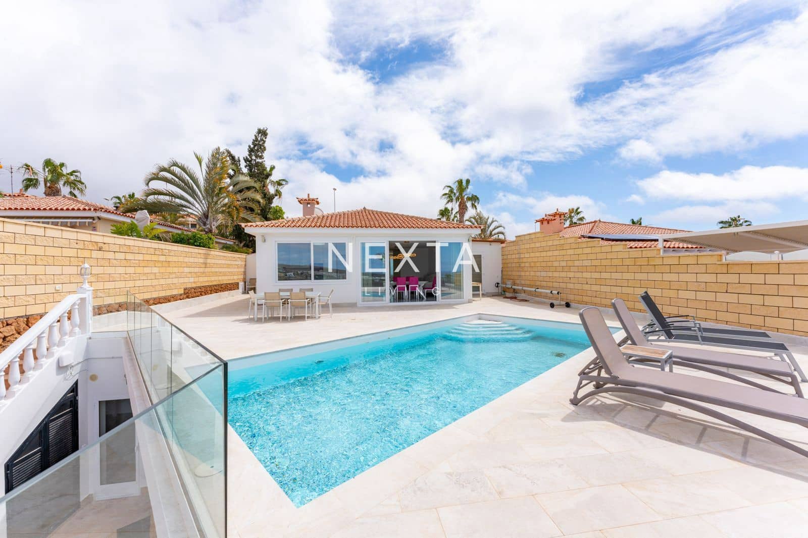 4 soverom Villa til salgs i Costa Adeje med svømmebasseng - € 2 350 000 (Ref: 9515879)