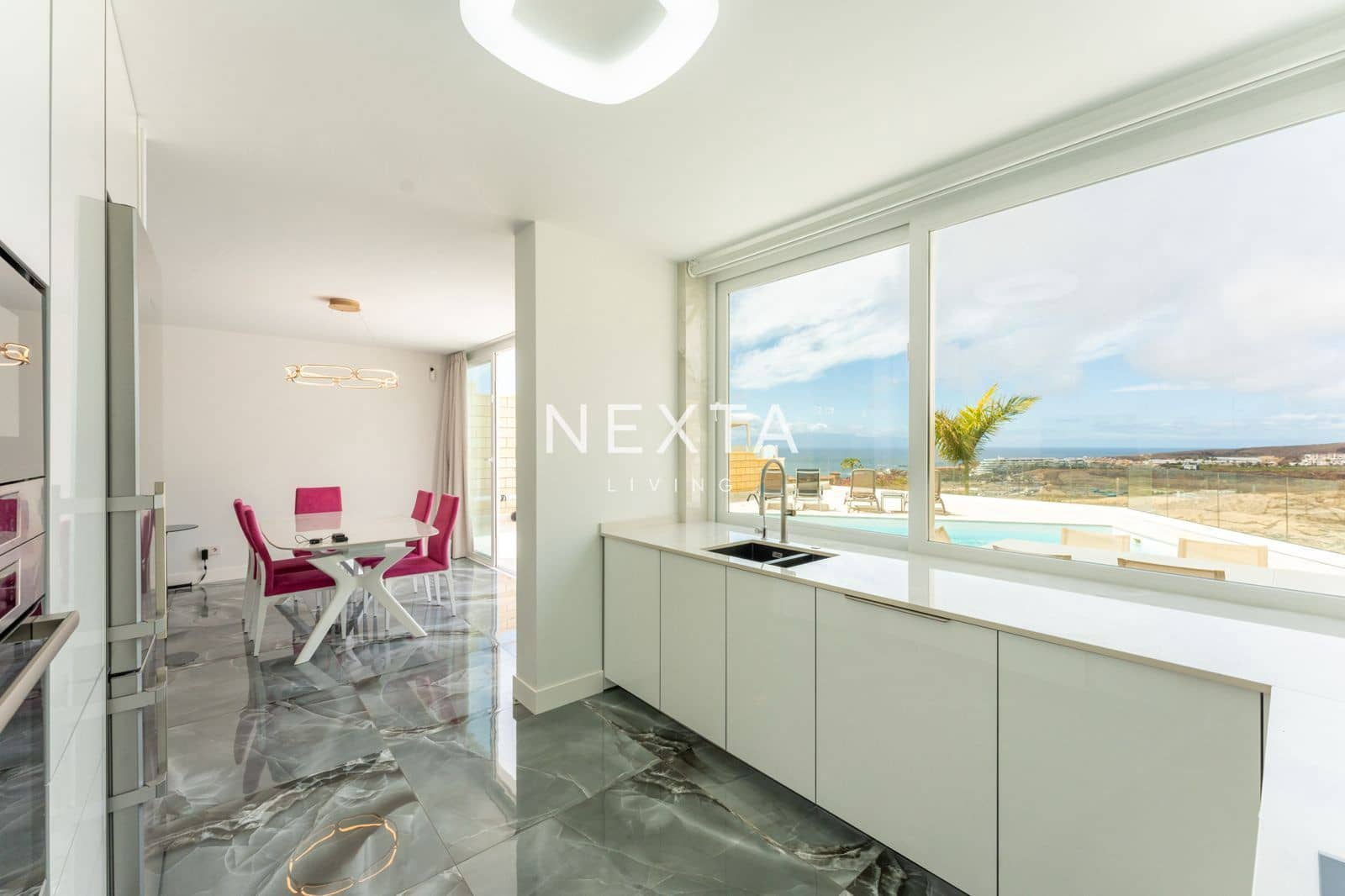 4 soverom Villa til salgs i Costa Adeje med svømmebasseng - € 2 350 000 (Ref: 9515879)