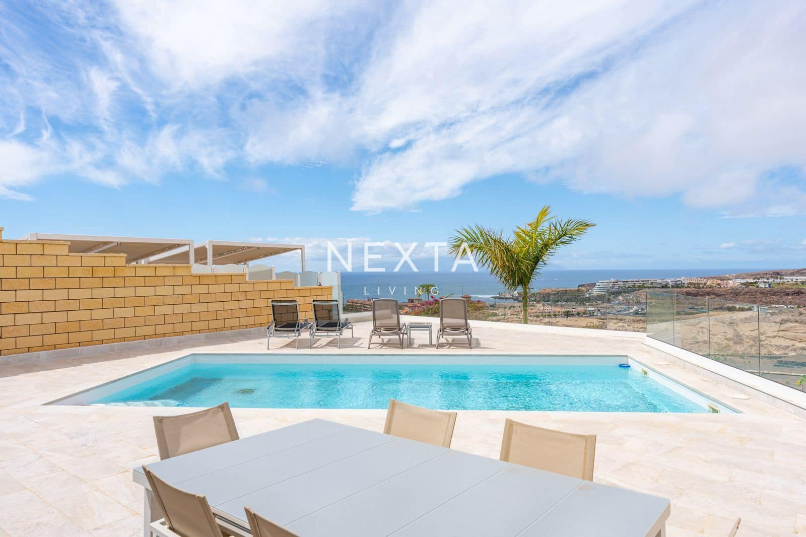 4 soverom Villa til salgs i Costa Adeje med svømmebasseng - € 2 350 000 (Ref: 9515879)