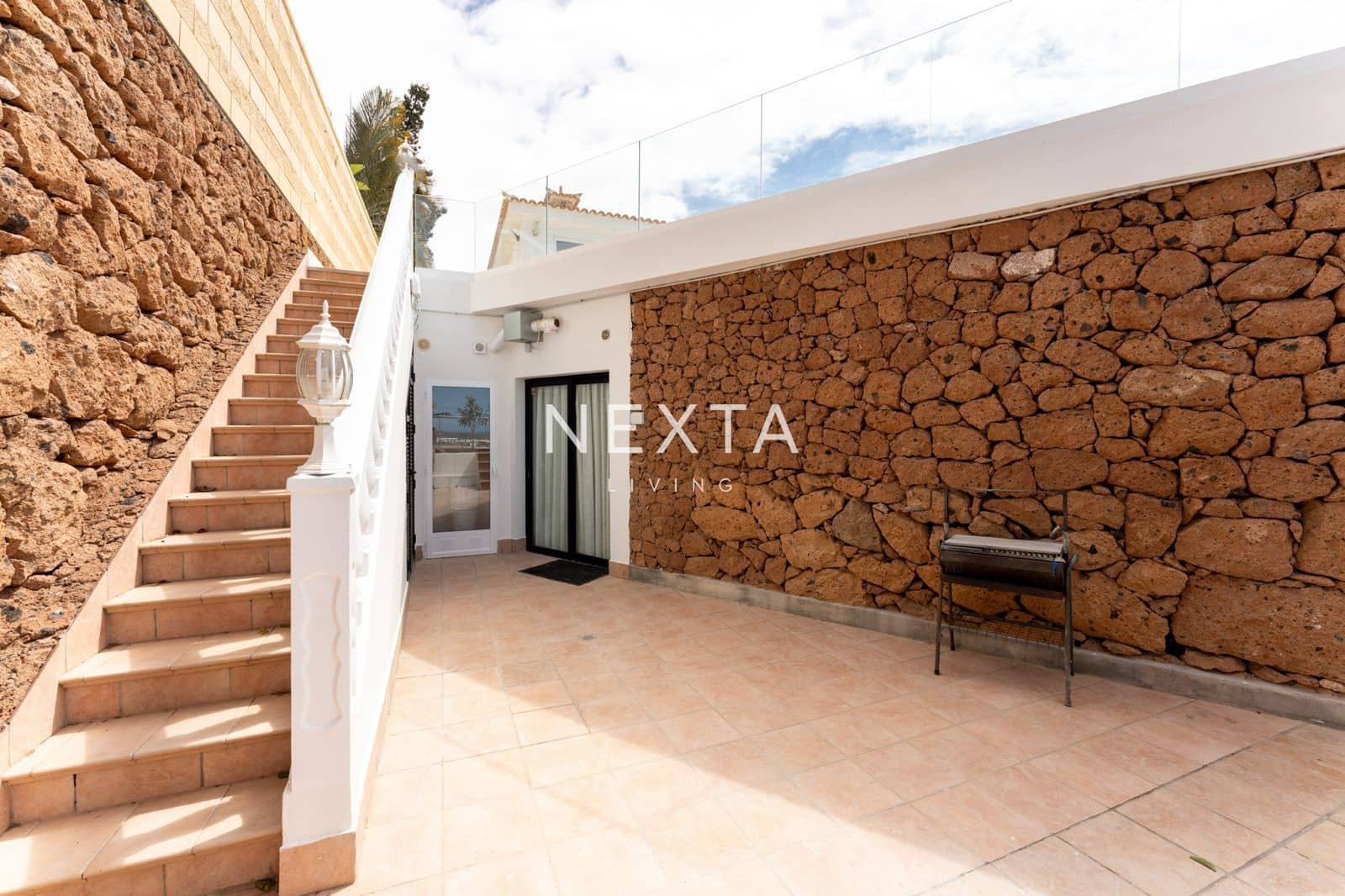 4 soverom Villa til salgs i Costa Adeje med svømmebasseng - € 2 350 000 (Ref: 9515879)