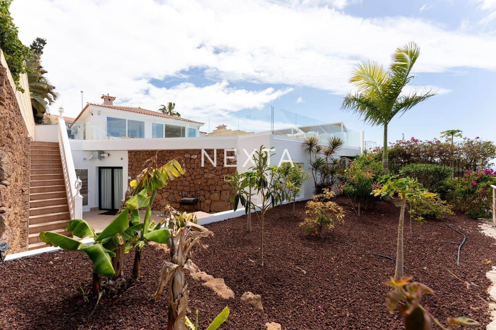 4 soverom Villa til salgs i Costa Adeje med svømmebasseng - € 2 350 000 (Ref: 9515879)