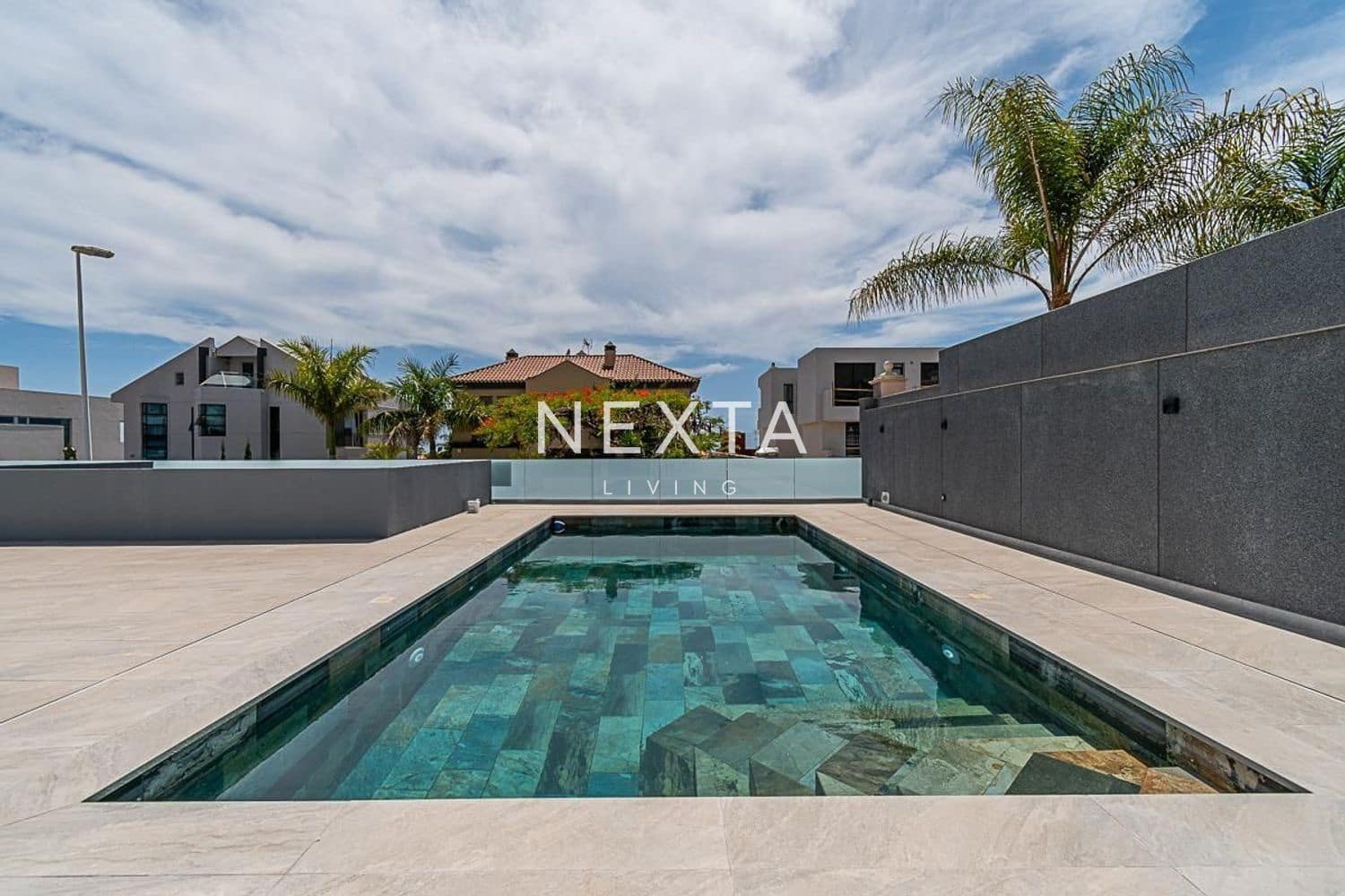 4 soveværelse Villa til salg i Costa Adeje med swimmingpool garage - € 1.800.000 (Ref: 9515880)