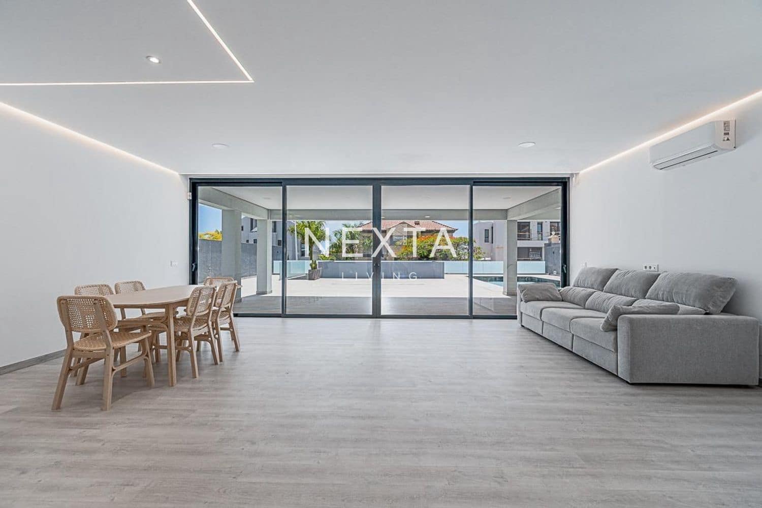 4 soveværelse Villa til salg i Costa Adeje med swimmingpool garage - € 1.800.000 (Ref: 9515880)