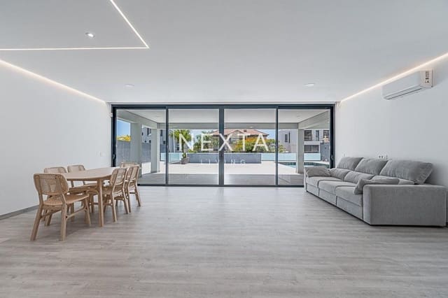 Chalet de 4 habitaciones en Torviscas Centro y Alto, Adeje en venta con piscina garaje - 1.800.000 € (Ref: 9515880)