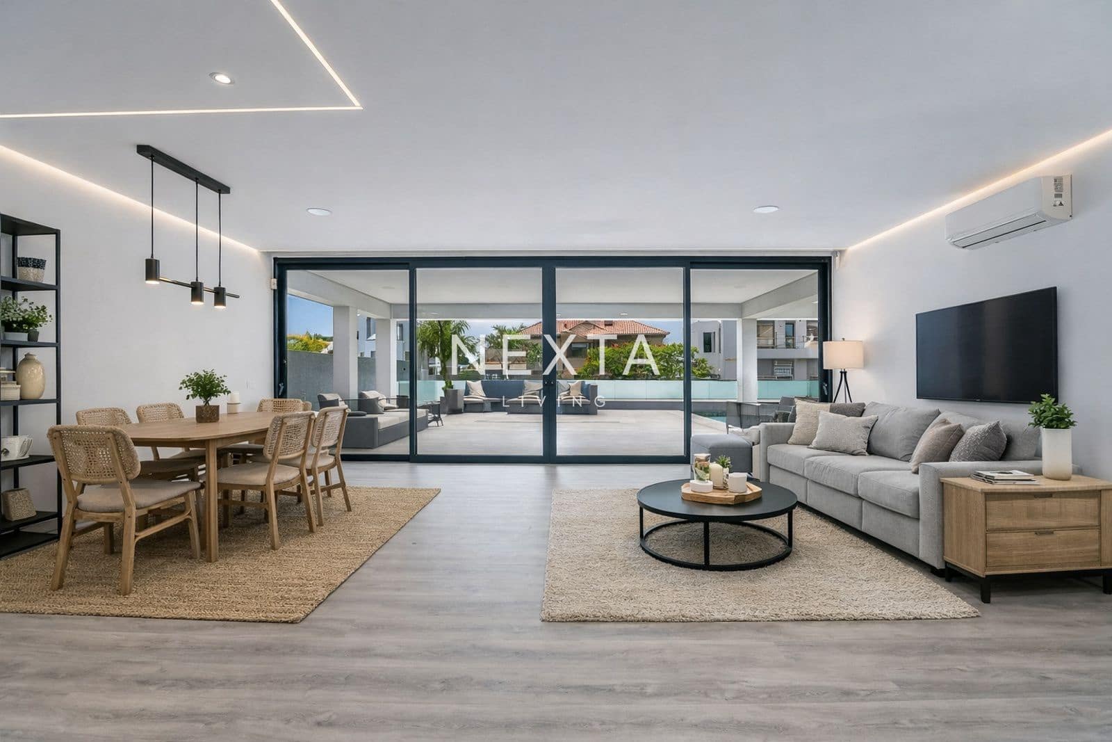 4 soveværelse Villa til salg i Costa Adeje med swimmingpool garage - € 1.800.000 (Ref: 9515880)