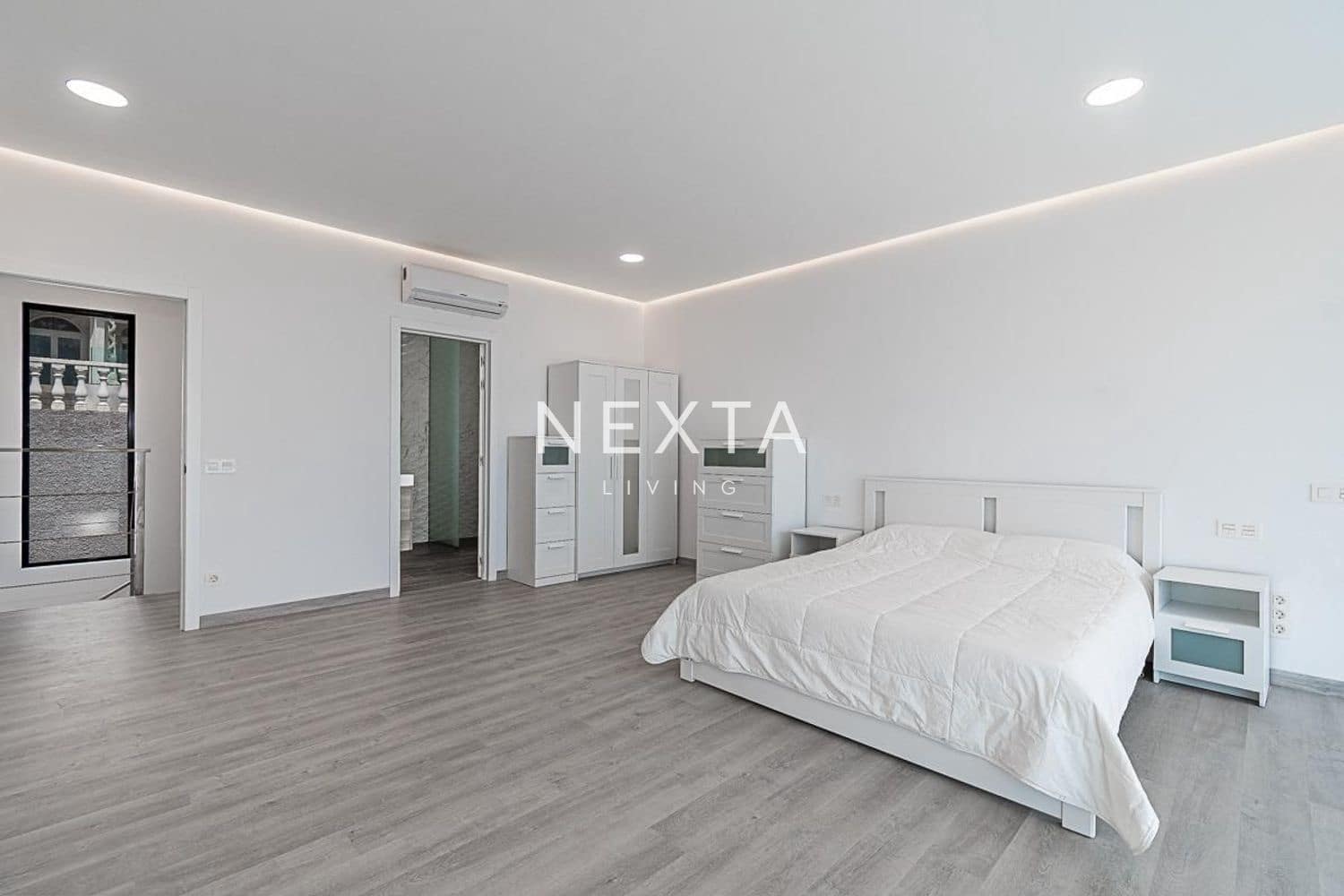 4 soveværelse Villa til salg i Costa Adeje med swimmingpool garage - € 1.800.000 (Ref: 9515880)