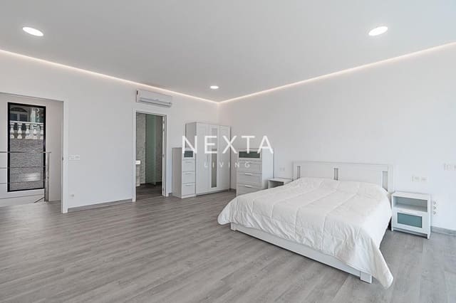 Chalet de 4 habitaciones en Torviscas Centro y Alto, Adeje en venta con piscina garaje - 1.800.000 € (Ref: 9515880)