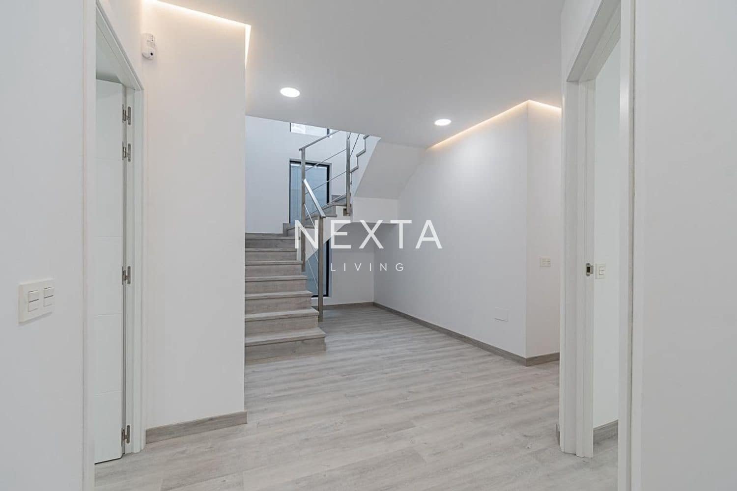 4 soveværelse Villa til salg i Costa Adeje med swimmingpool garage - € 1.800.000 (Ref: 9515880)