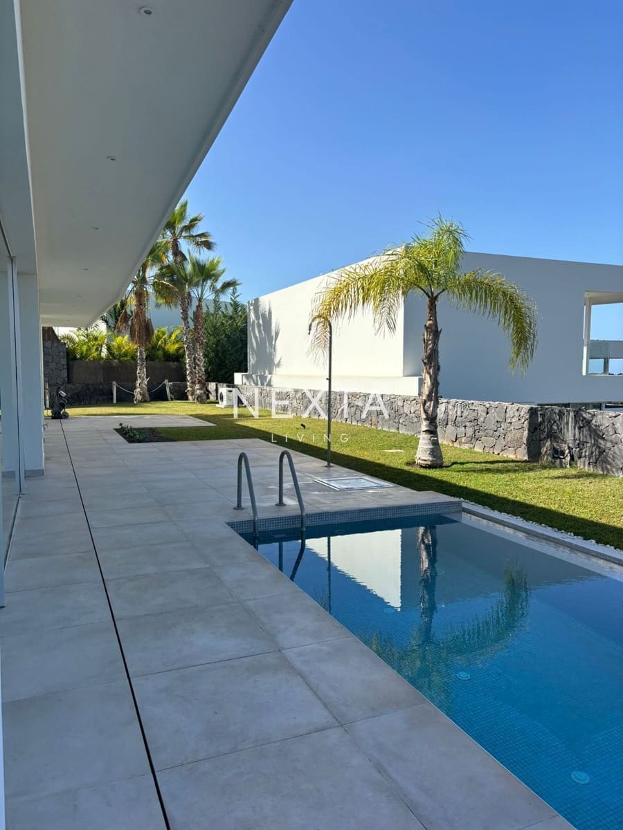 3 makuuhuone Huvila vuokrattavana paikassa Guia de Isora mukana uima-altaan 
autotalli - 6 650 € (Ref: 9515883)