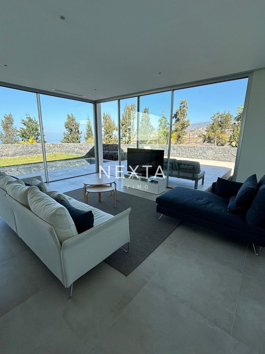 3 makuuhuone Huvila vuokrattavana paikassa Guia de Isora mukana uima-altaan 
autotalli - 6 650 € (Ref: 9515883)