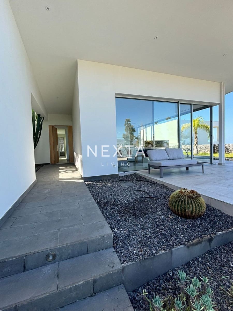 3 makuuhuone Huvila vuokrattavana paikassa Guia de Isora mukana uima-altaan 
autotalli - 6 650 € (Ref: 9515883)