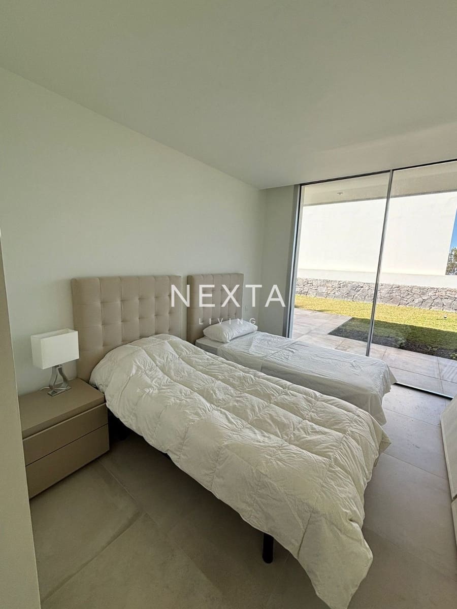 3 makuuhuone Huvila vuokrattavana paikassa Guia de Isora mukana uima-altaan 
autotalli - 6 650 € (Ref: 9515883)