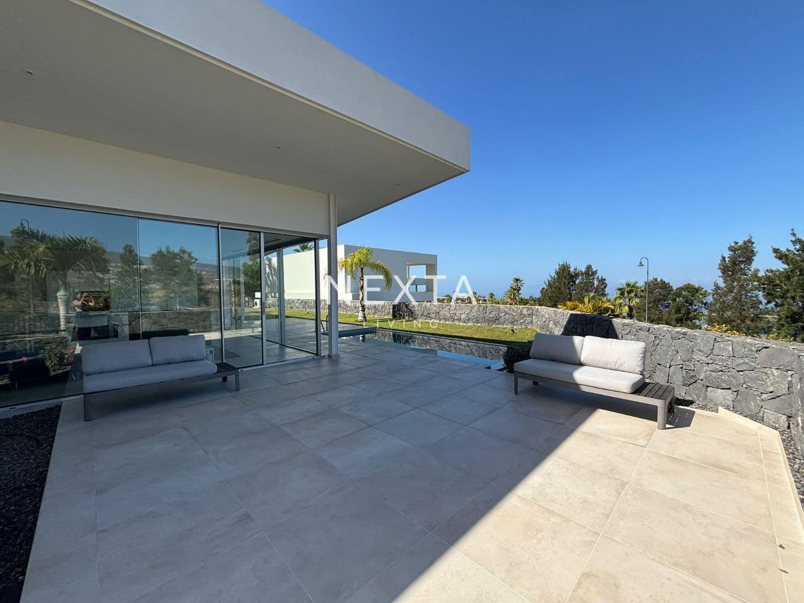 3 makuuhuone Huvila vuokrattavana paikassa Guia de Isora mukana uima-altaan 
autotalli - 6 650 € (Ref: 9515883)