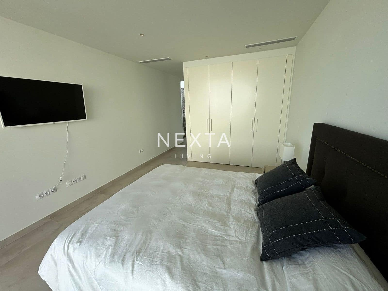 3 makuuhuone Huvila vuokrattavana paikassa Guia de Isora mukana uima-altaan 
autotalli - 6 650 € (Ref: 9515883)