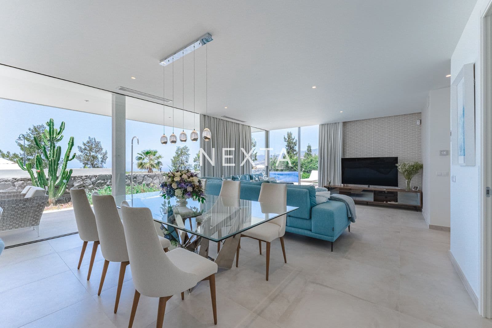 3 bedroom Villa for sale in Guia de Isora with pool garage - € 1,699,000 (Ref: 9515884)