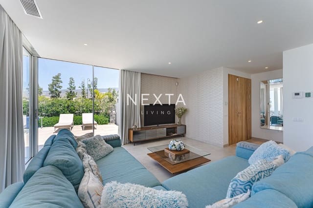 3 makuuhuone Huvila myytävänä paikassa Guía de Isora mukana uima-altaan 
autotalli - 1 699 000 € (Ref: 9515884)