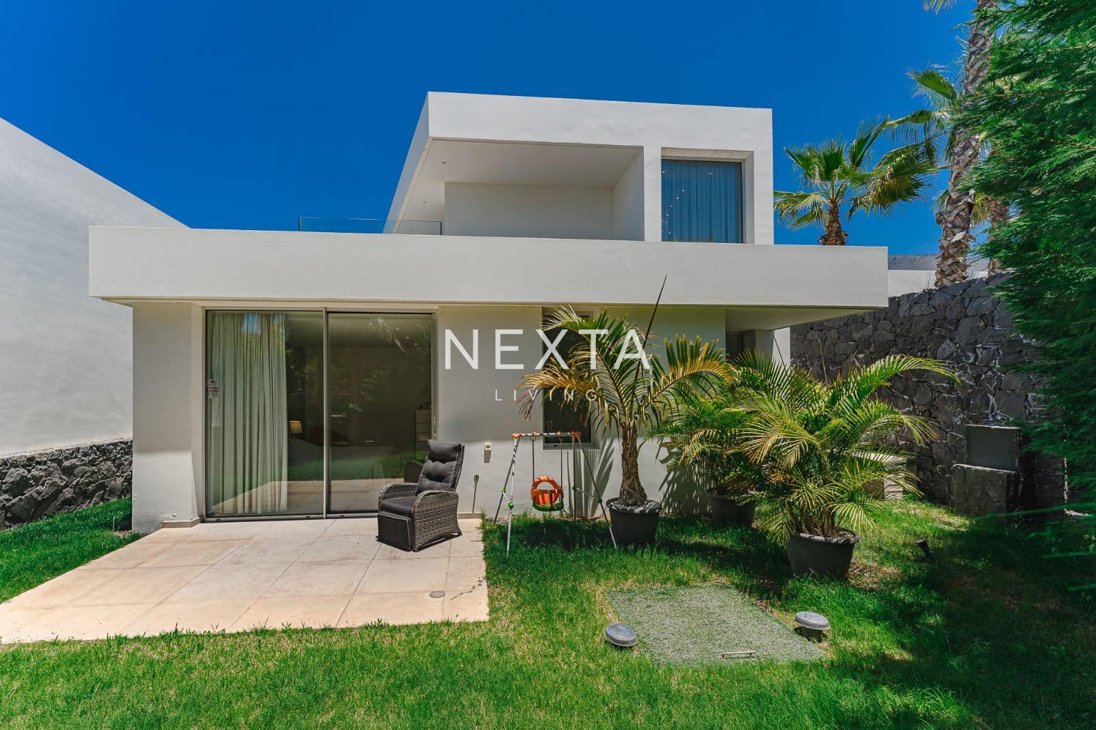 3 bedroom Villa for sale in Guia de Isora with pool garage - € 1,699,000 (Ref: 9515884)