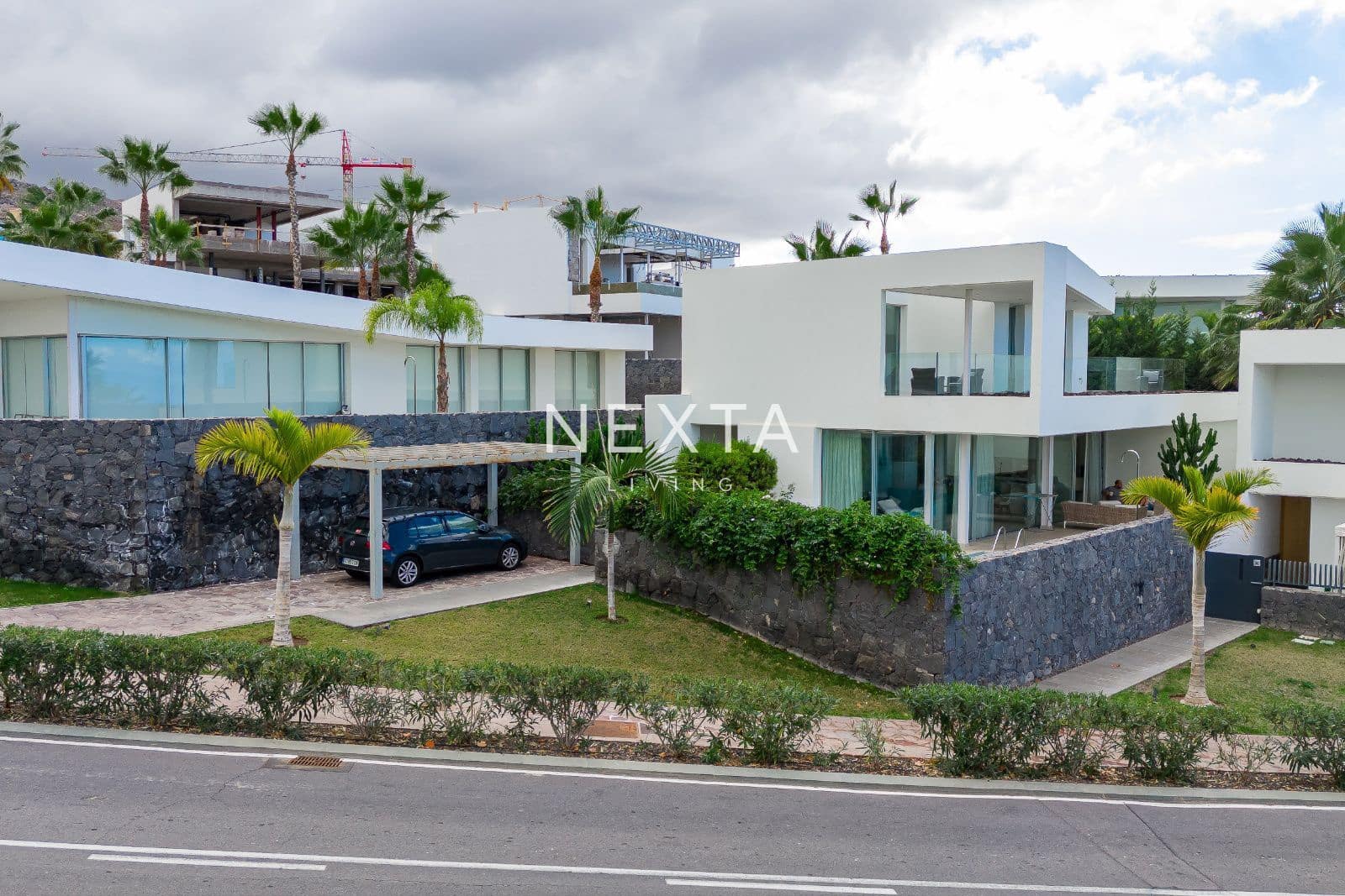 3 bedroom Villa for sale in Guia de Isora with pool garage - € 1,699,000 (Ref: 9515884)