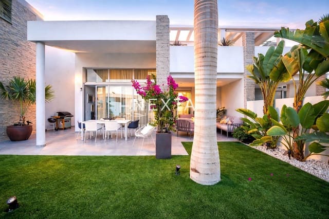 3 bedroom Villa for sale in Adeje with pool garage - € 1,690,000 (Ref: 9523505)