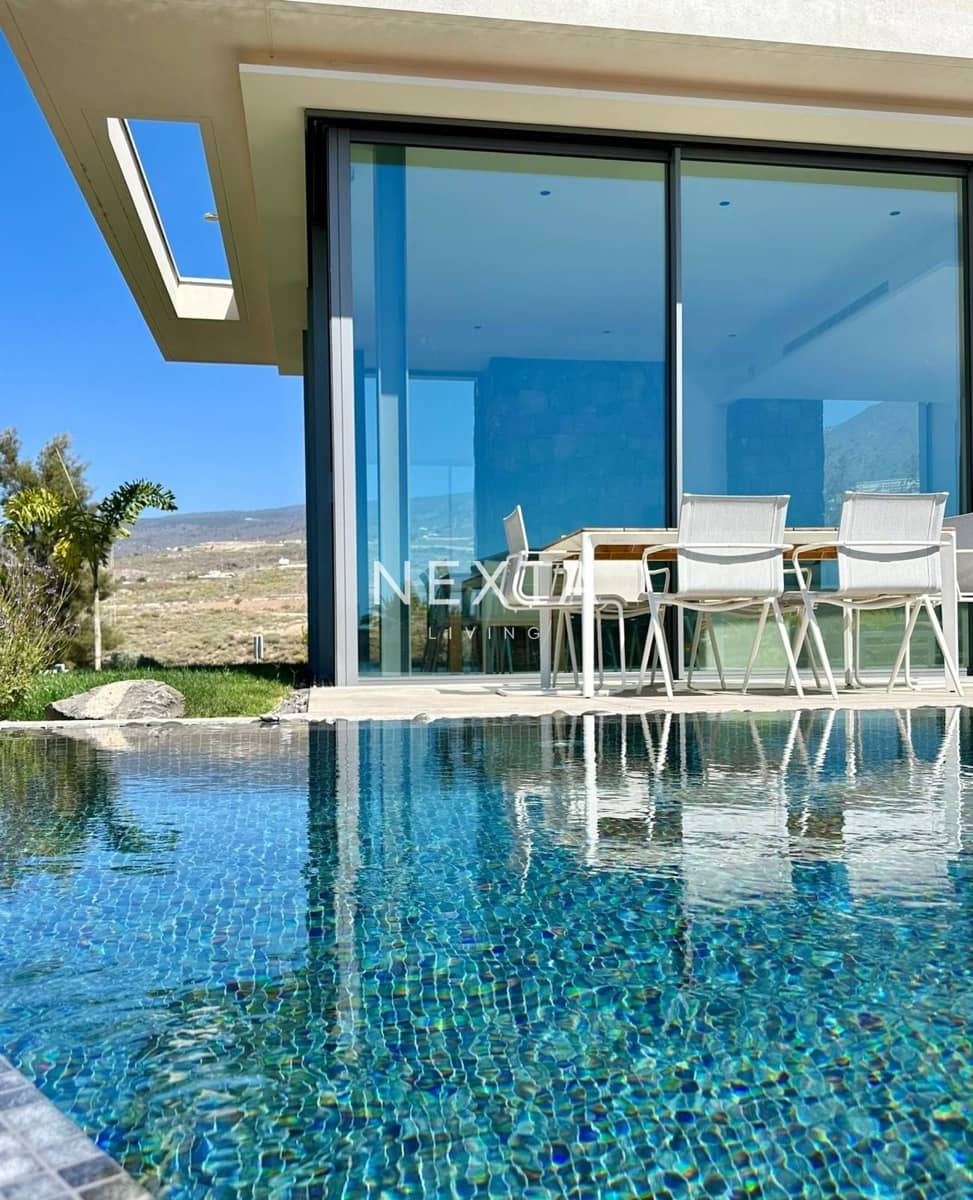 Chalet de 3 habitaciones en Guía de Isora en alquiler con piscina - 7.000 € (Ref: 9525511)