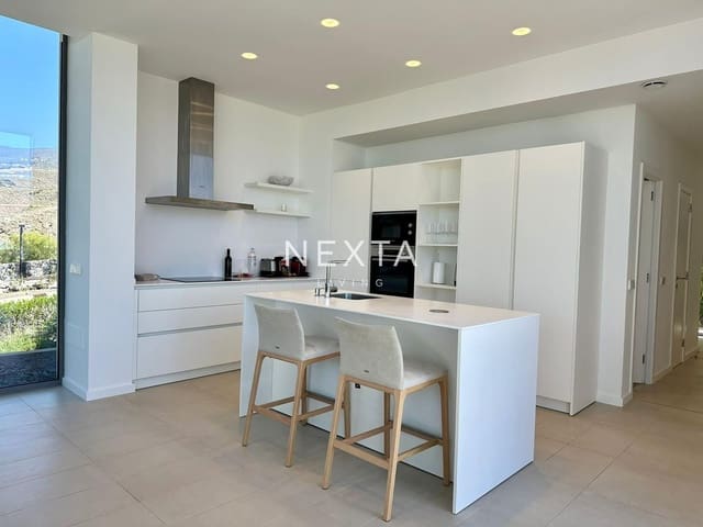 Chalet de 3 habitaciones en Guía de Isora en alquiler con piscina - 7.000 € (Ref: 9525511)