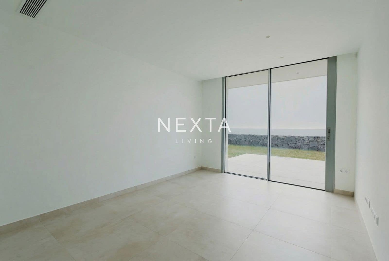 3 bedroom Villa for sale in Guia de Isora with pool garage - € 2,050,000 (Ref: 9536464)