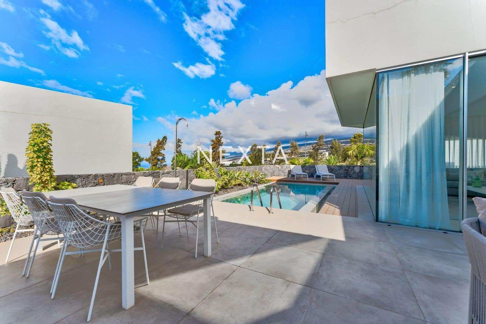 3 bedroom Villa for rent in Guia de Isora with pool garage - € 6,000 (Ref: 9539702)