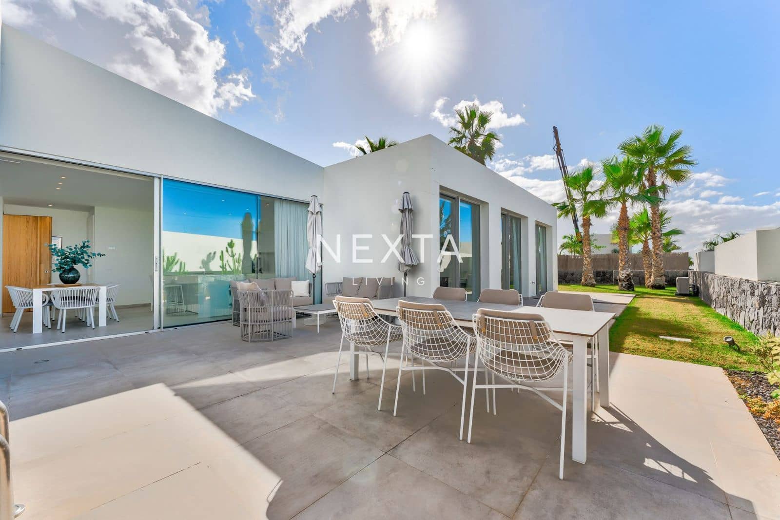 3 bedroom Villa for rent in Guia de Isora with pool garage - € 6,000 (Ref: 9539702)