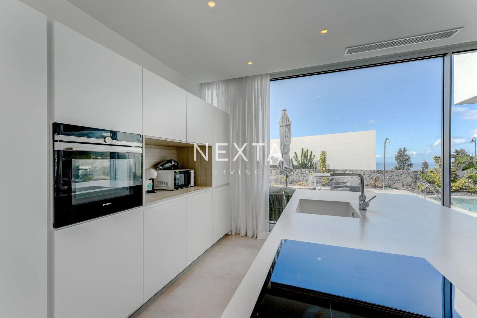 3 bedroom Villa for rent in Guia de Isora with pool garage - € 6,000 (Ref: 9539702)