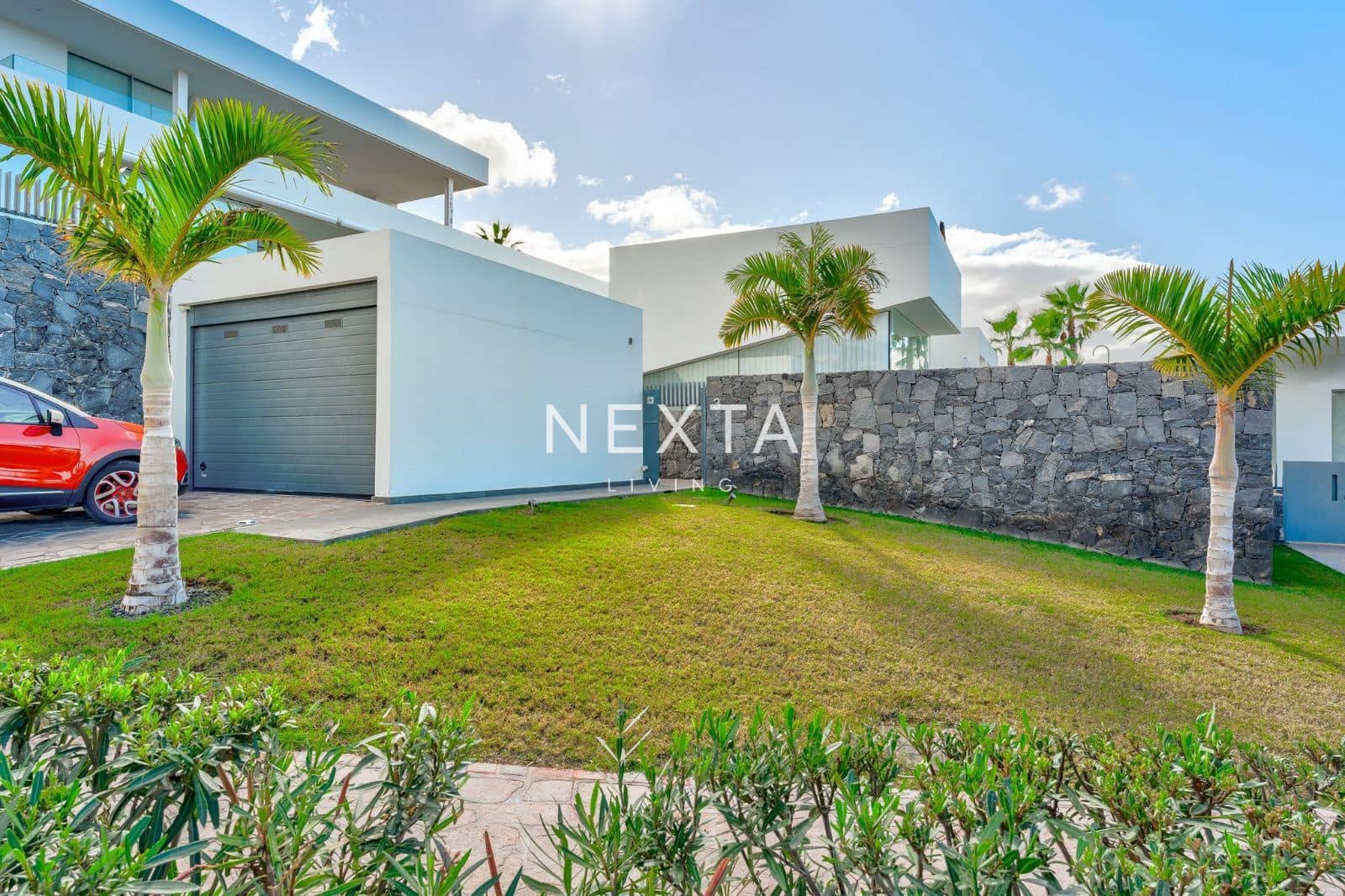 3 bedroom Villa for rent in Guia de Isora with pool garage - € 6,000 (Ref: 9539702)