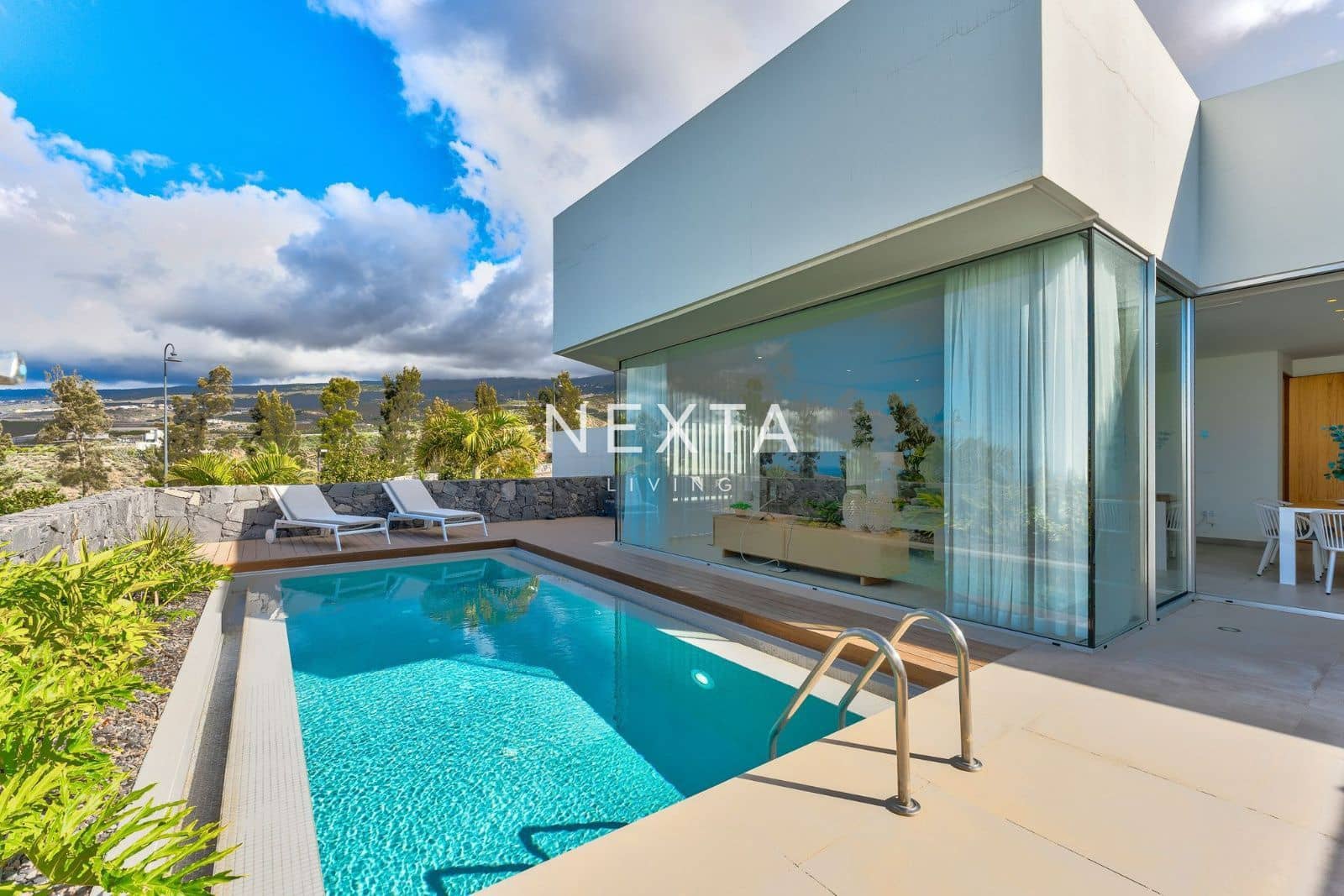 3 bedroom Villa for rent in Guia de Isora with pool garage - € 6,000 (Ref: 9539702)