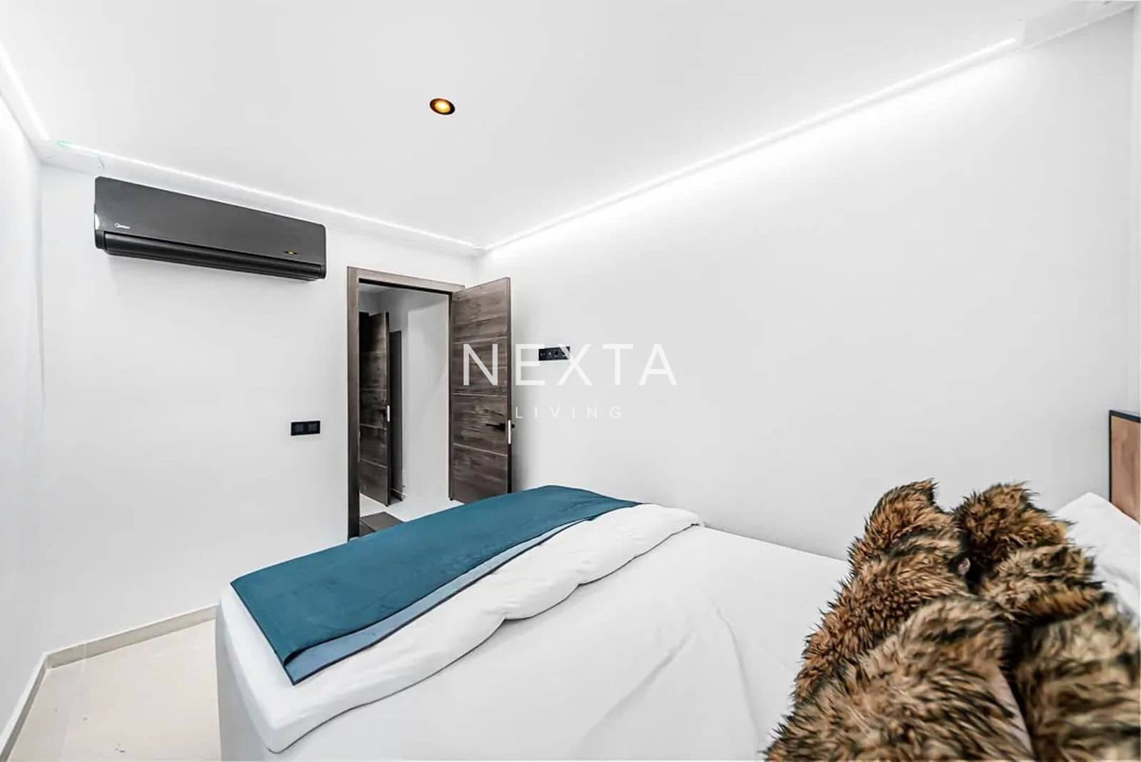 4 bedroom Townhouse for sale in Costa Adeje with pool garage - € 1,495,000 (Ref: 9547397)