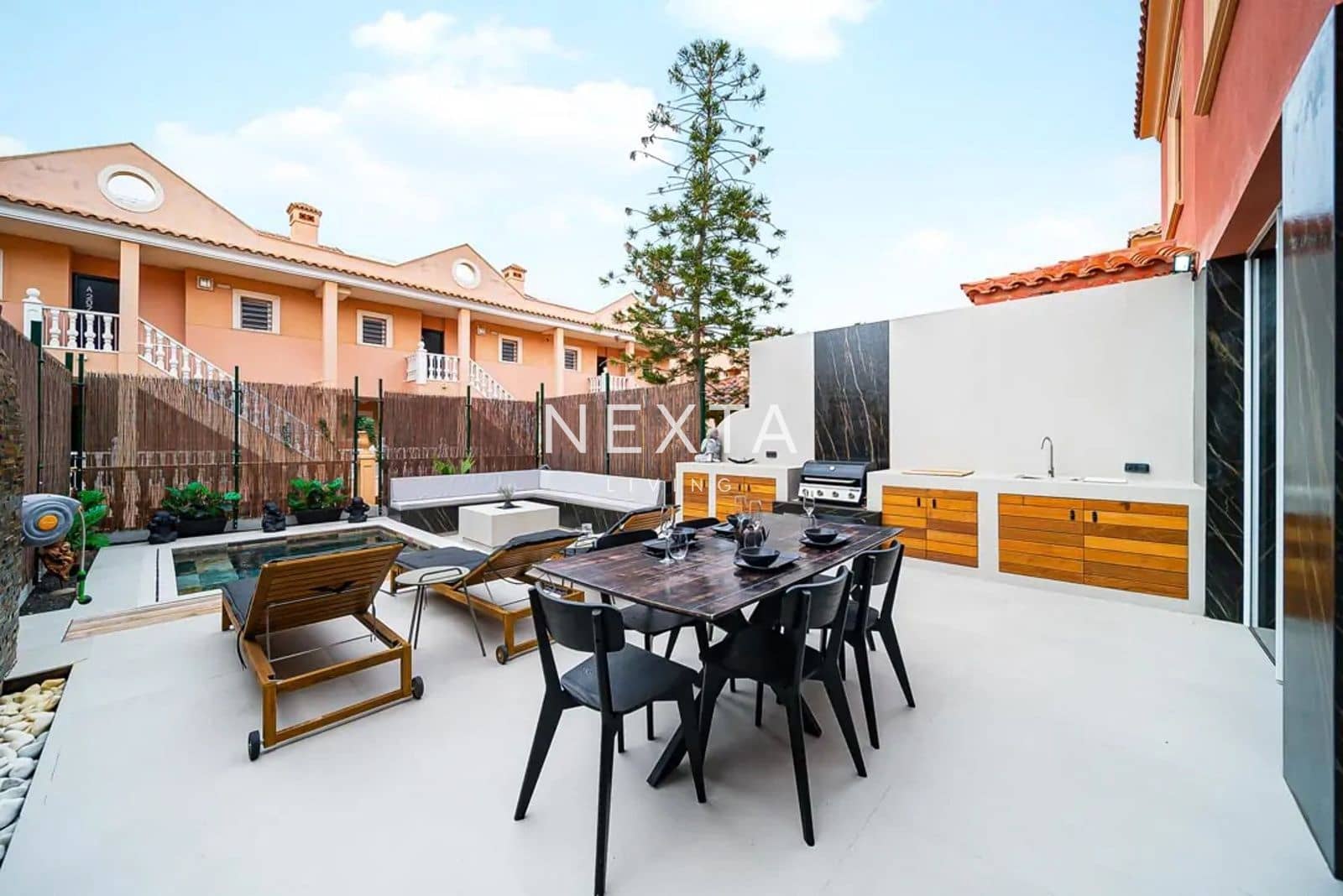 4 bedroom Townhouse for sale in Costa Adeje with pool garage - € 1,495,000 (Ref: 9547397)