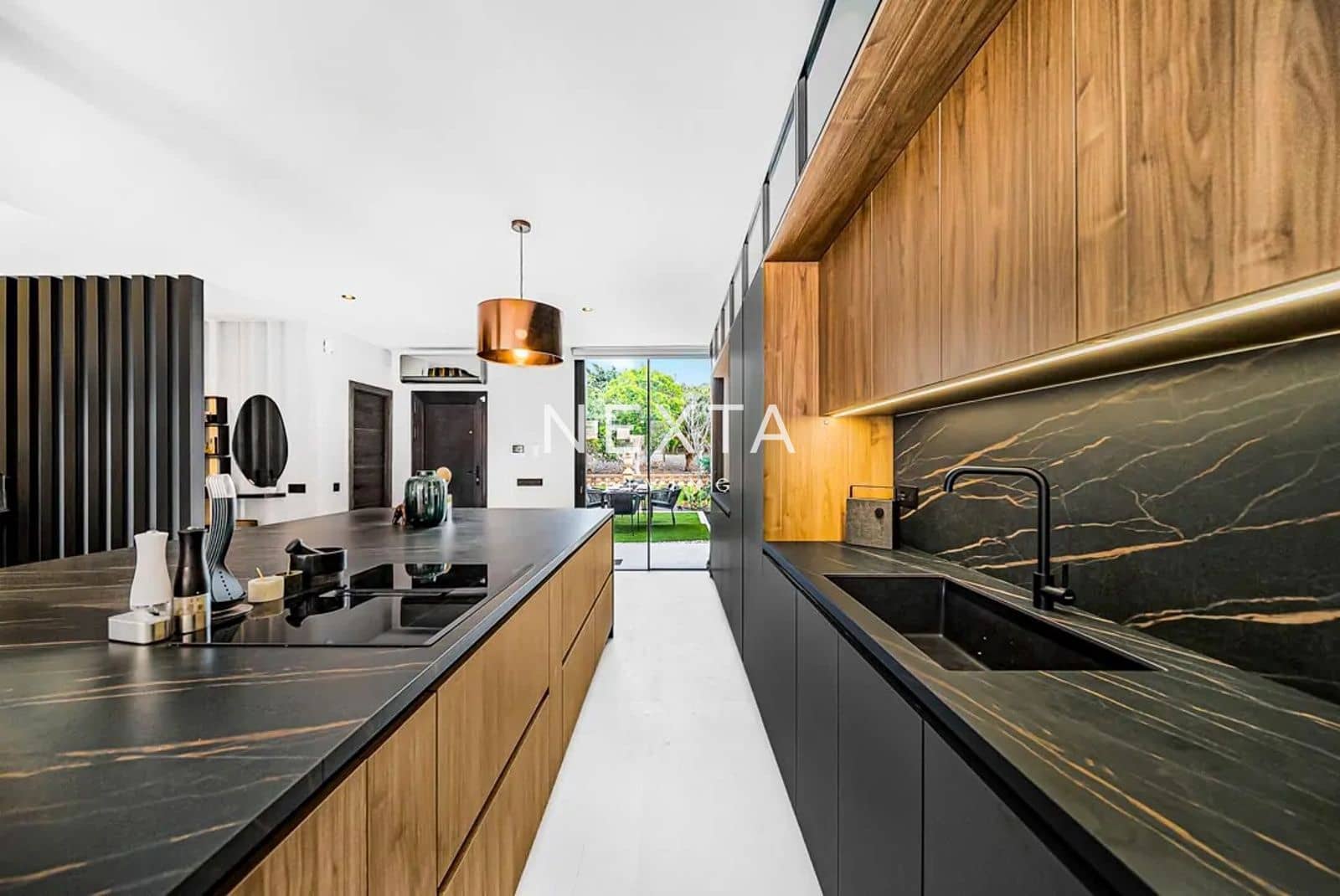 4 bedroom Townhouse for sale in Costa Adeje with pool garage - € 1,495,000 (Ref: 9547397)