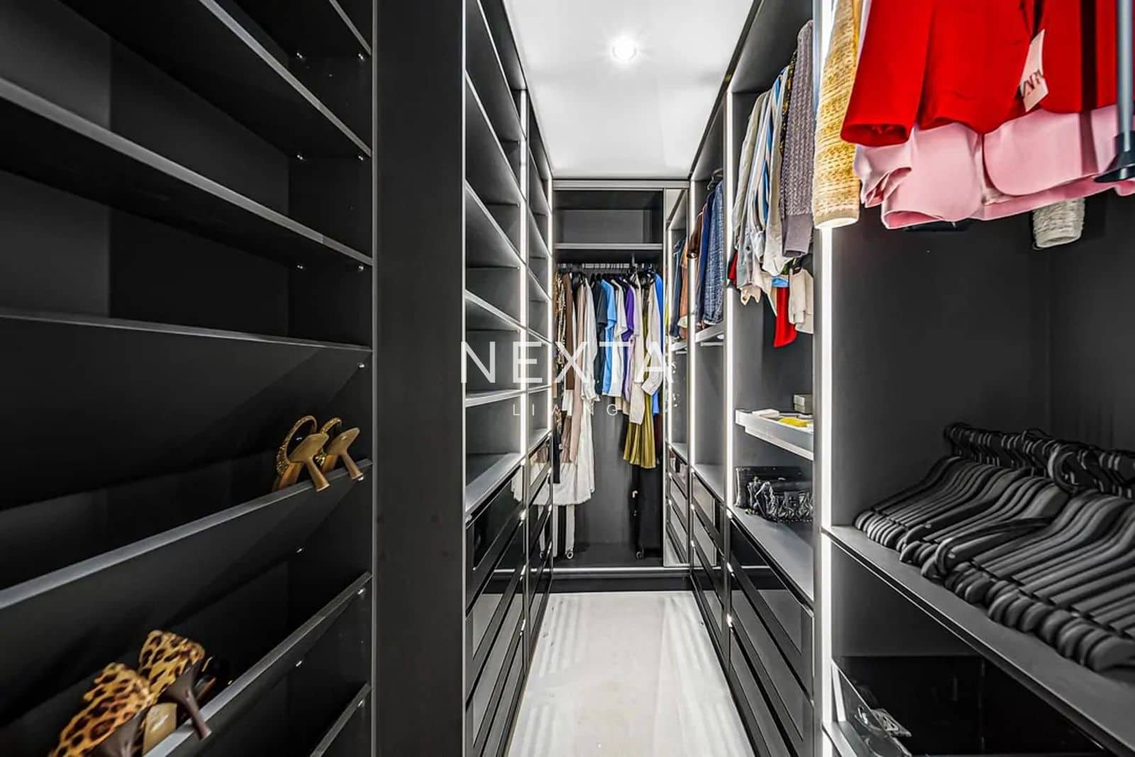 4 bedroom Townhouse for sale in Costa Adeje with pool garage - € 1,495,000 (Ref: 9547397)